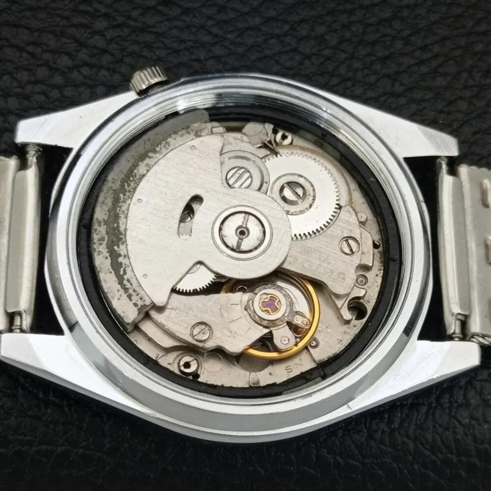 Vintage 1972 Seiko Automatic Mens Silver Watch W/daydate & Blue accents